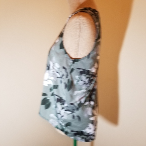 Rohnisch floral grey&black slit back workout top - Picture 3 of 5